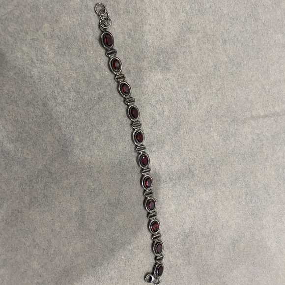 Vintage Designer | Garnet Silver Link Bracelet - Picture 3 of 6